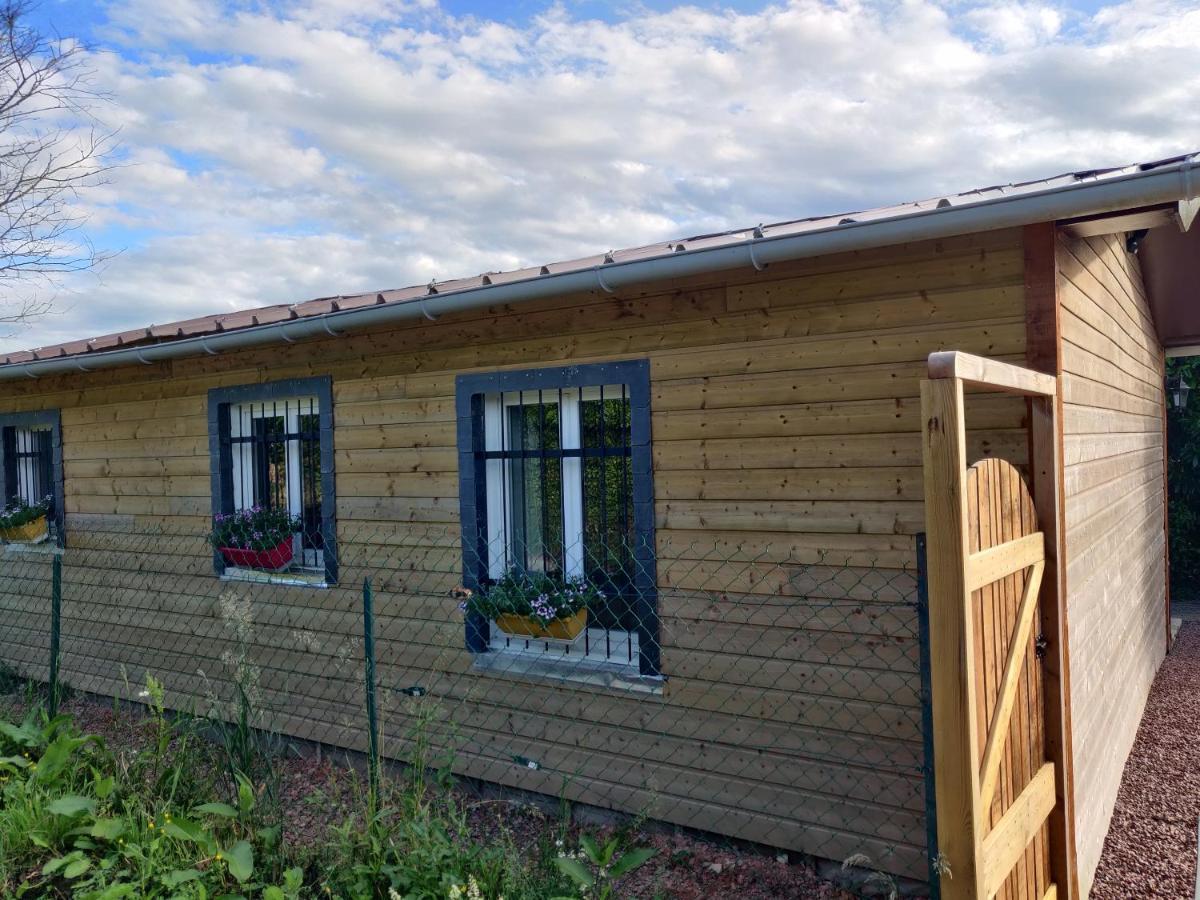Gîte de la Vallée Genneville Exterior foto